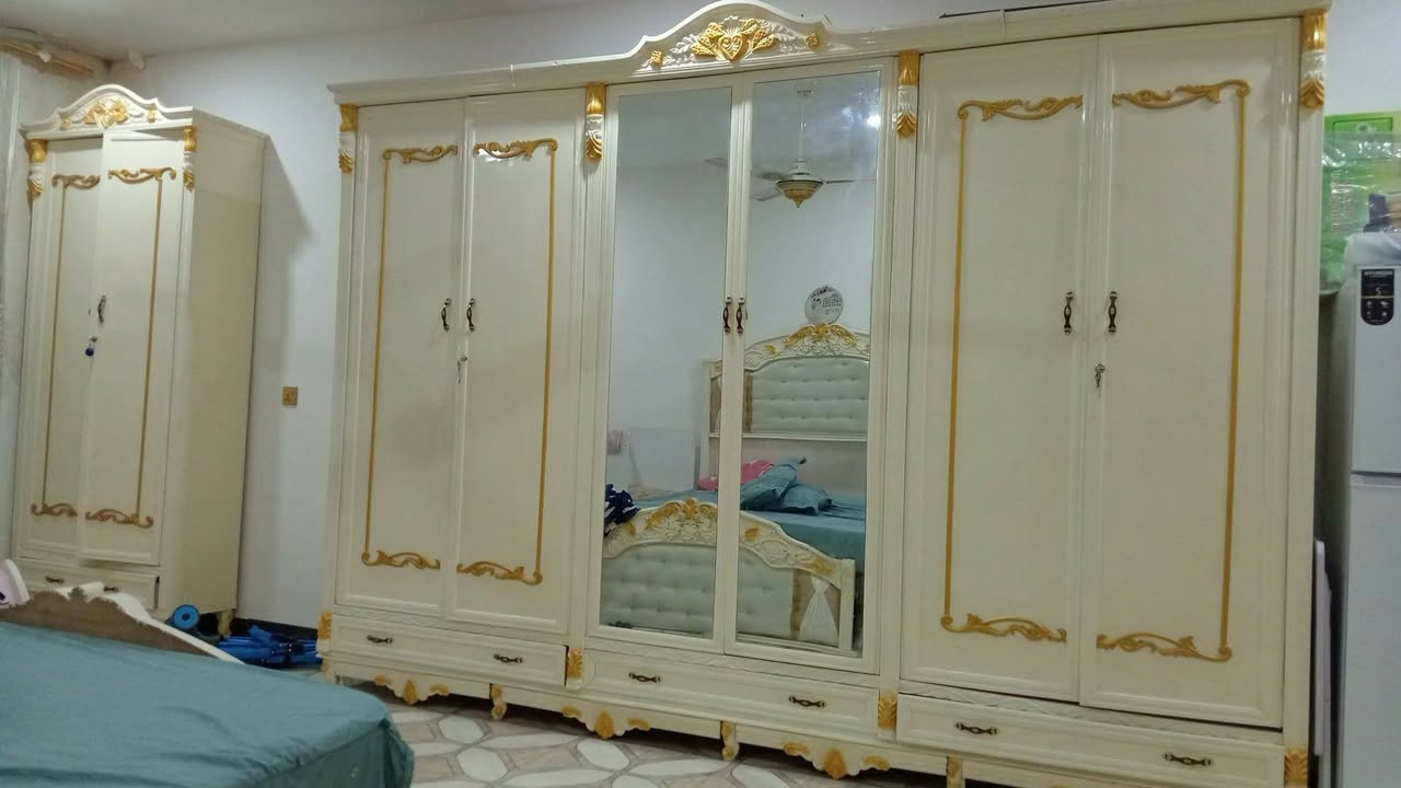 غرفه عراقيه للبيع خشب ثقيل سعرمليونين وربع وبيه مجال مكاني حر صغير

