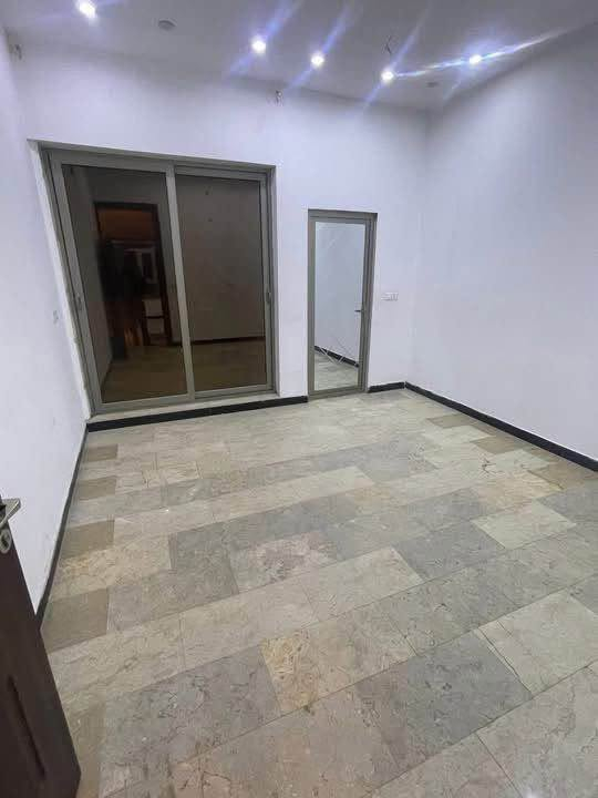 �✨ للإيجار في السيدية ✨🏡

🌟 بيت بمساحة 50م
🛏️ يتكون من:
✅ 3 غرف نوم
✅ صالة واسعة
✅ مطبخ مرتب
✅ خدمات متكاملة

💰 السعر: 850 ألف دينار عراقي
📞 للاستفسار ***********
🏦مكتب قمر للوساطه العقاريه🏦 Colombo, Sri Lanka
