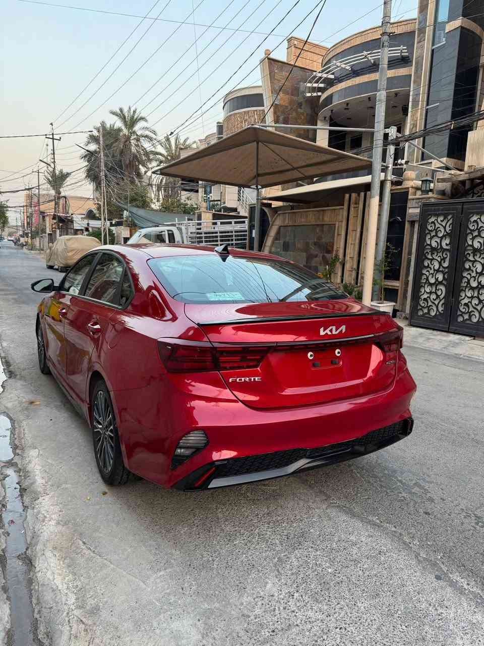 السلام عليكم
فورتي 2024 Gt line
بدون رقم (حرة) تترقم جميع محافظات العراق
المحرك: 4 سلندر 2000 دوش
المواصفات: فول الفول عدا الفتحة
*3 بصمات 
*شاشة كبيرة 
*تحكمات ستيرن
*كشنات جلد 
*كشنات كهرباء 
*حساسات اماميه 
*حساسات خلفيه 
*تحديد مسار 
*قيادة آليه
*رادارات
*تشغيل عن بعد 
*كامرة خلفية 
*سايد بريك بصمة
*انظمة قيادة 
وباقي مواصفات الفورتي المعروفة

بدون صبغ 
الموقع:ديالى بعقوبة 
للاستفسار: ***********
