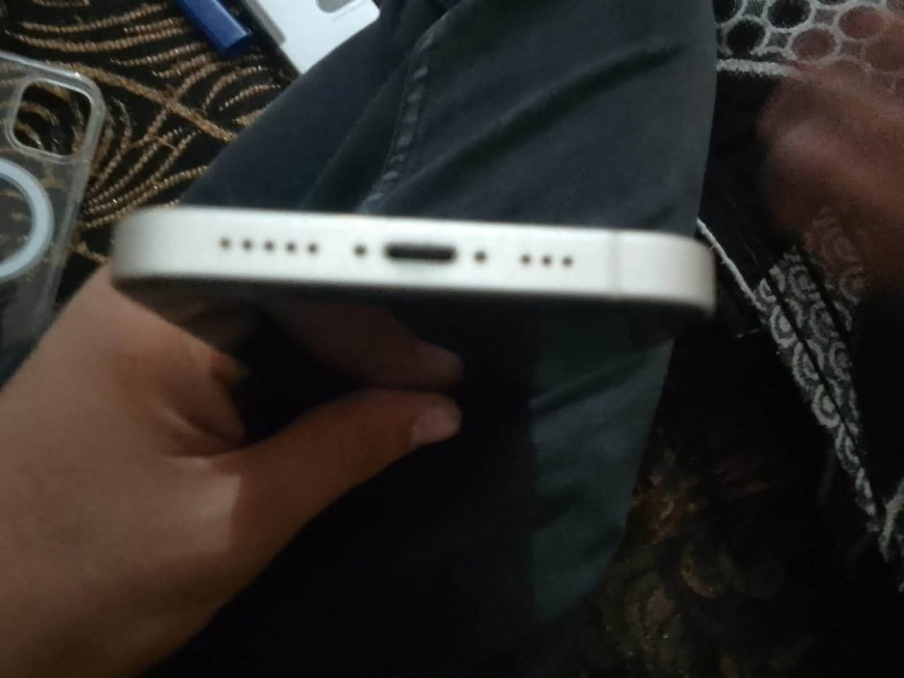 سلام عليكم ايفون  12 عادي مبدل بس بطاريه وتساب او خاص ***********
