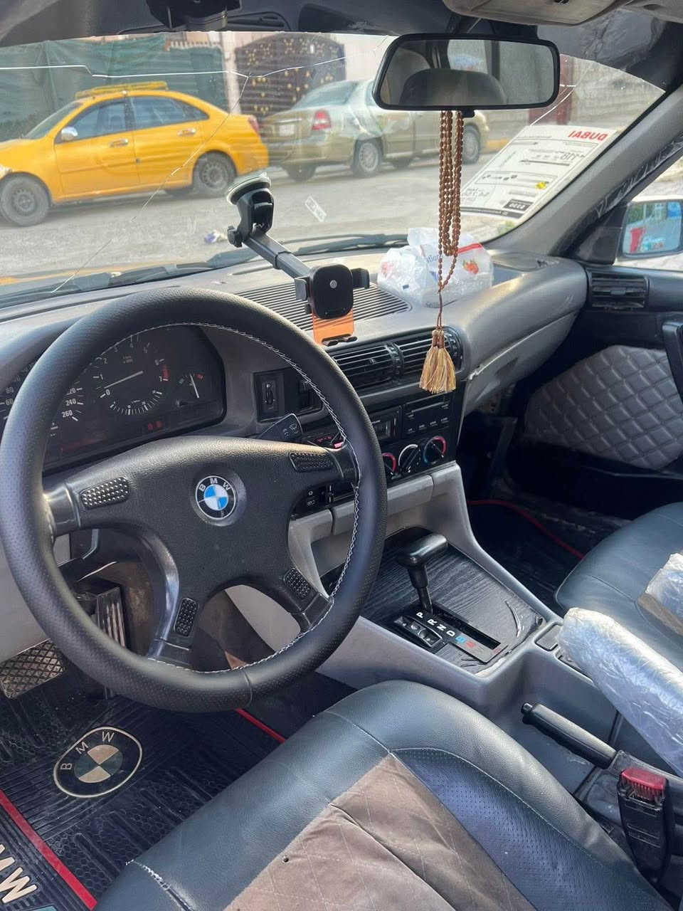 بيئم 525 اصل كبس 
موديل 91
ضرر جامرلغ امامي سكن بس دون دواخل 
كير محرك شرط جديد 
تبريد بس يرادله گوم بريسر فقط 
سعر 48 بيه مجال قليل 
*********** كركوك, العراق

