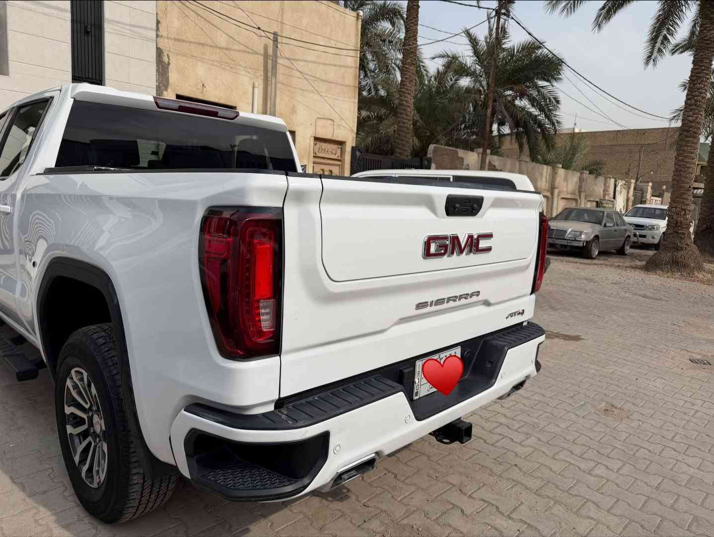 سلام عليكم
للبيع جمسي سيرا AT4
فول مواصفات رقم بغداد الماني 
وارد امريكي بيه قطعتين
للاستفسار:***********
السعر :350 $وبيه مجال 
مكاني نجف

