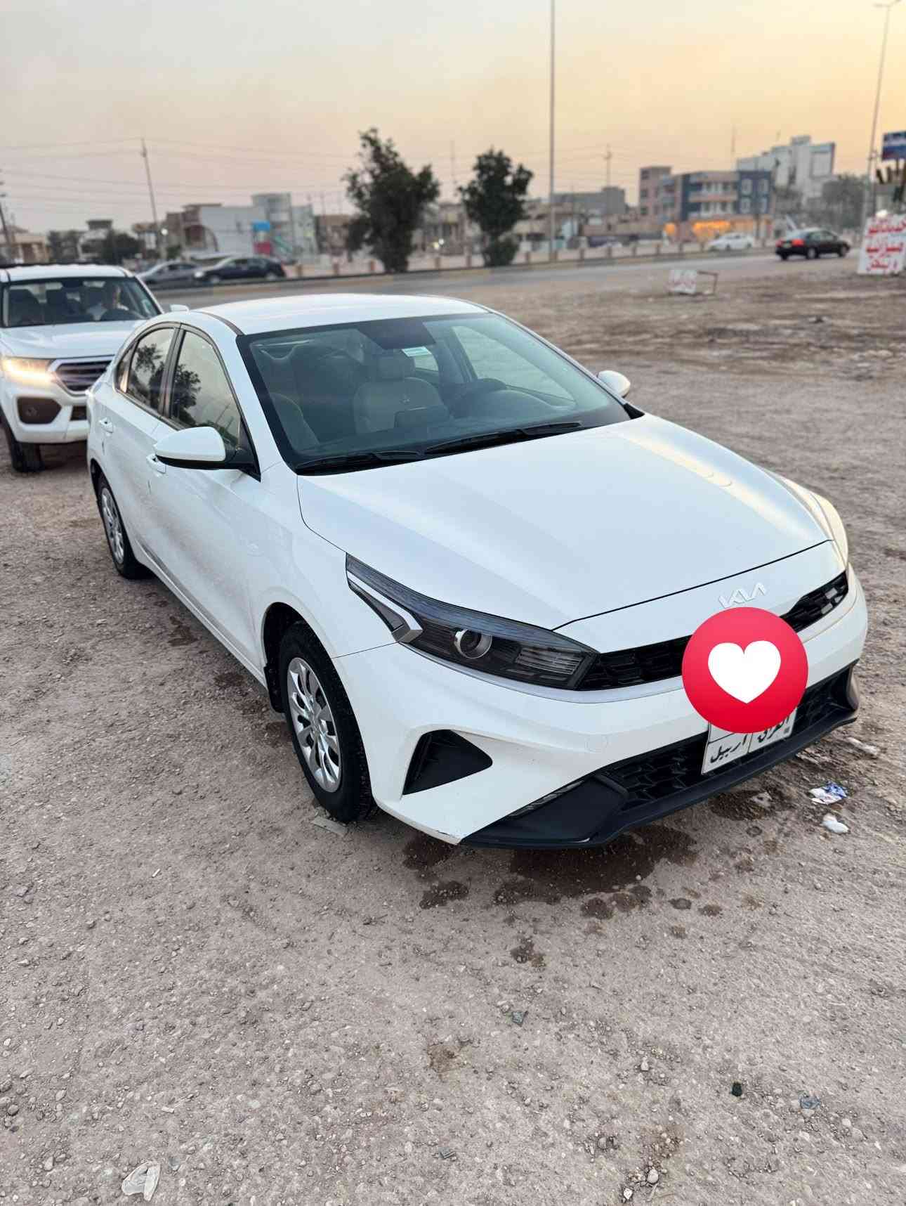 سلام عليكم
سيراتو ٢٠٢٢/١٦٠٠سياره نضيفه وحلوه ماشاءالله مكفوله من الحادث والصبغ وكير ومكينه بيهه باردات ثنين كد ٤اصابع وشخط واحد ماشيه ١٥٧الف سنويه لل ٢٠٢٧. سياره ترايهه حلو سعرها ١٤٧بيها مجال مكان واسط عزيزيه ***********

نص مكتوب في الصور:
- الاربعاء