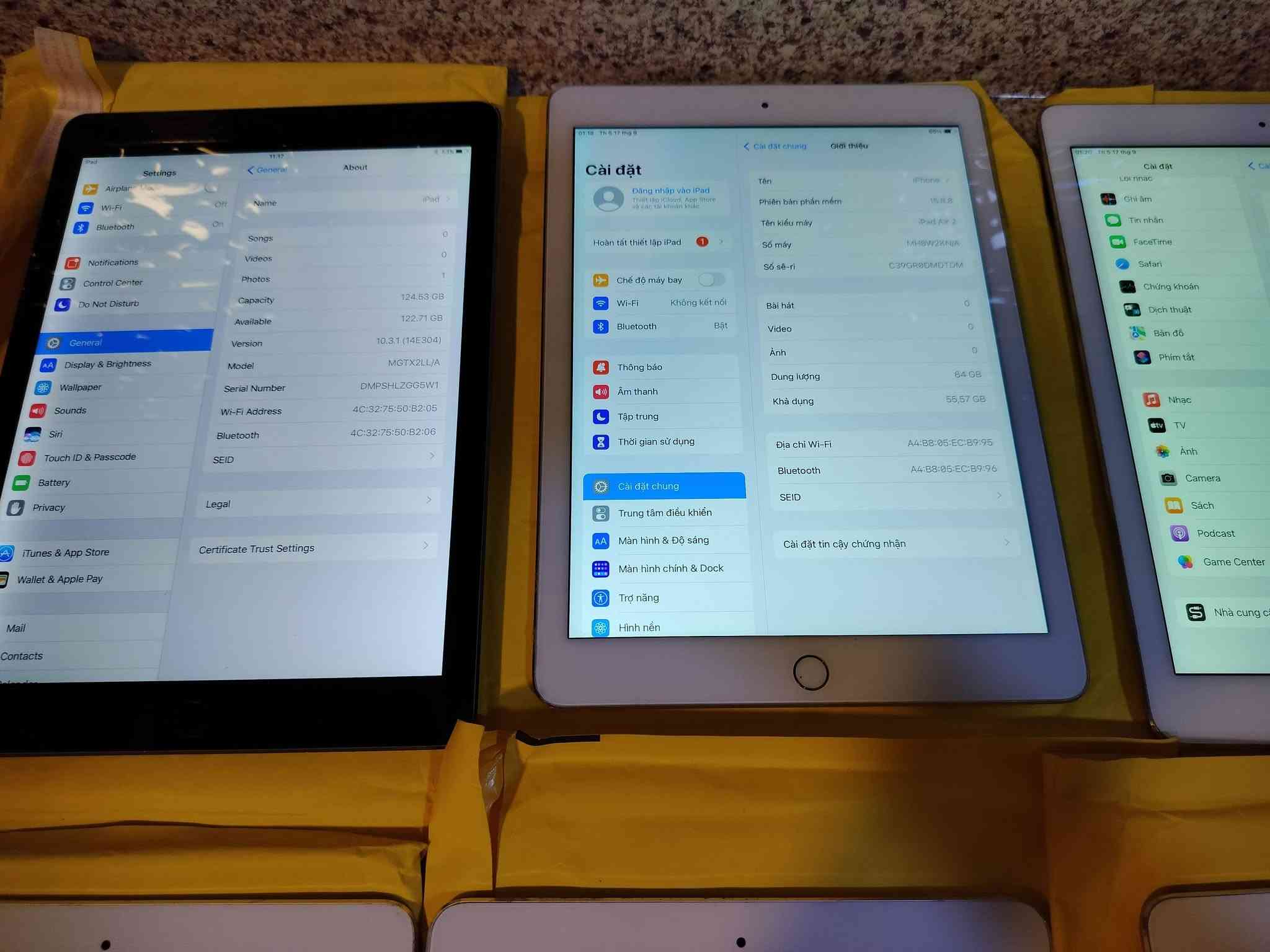 وصل 📲 ايباد اير 2 ومني 4 نضافه 100 كلش نضيف ياتلحك يا لا اسعار جوه السوك شرط . ***********
