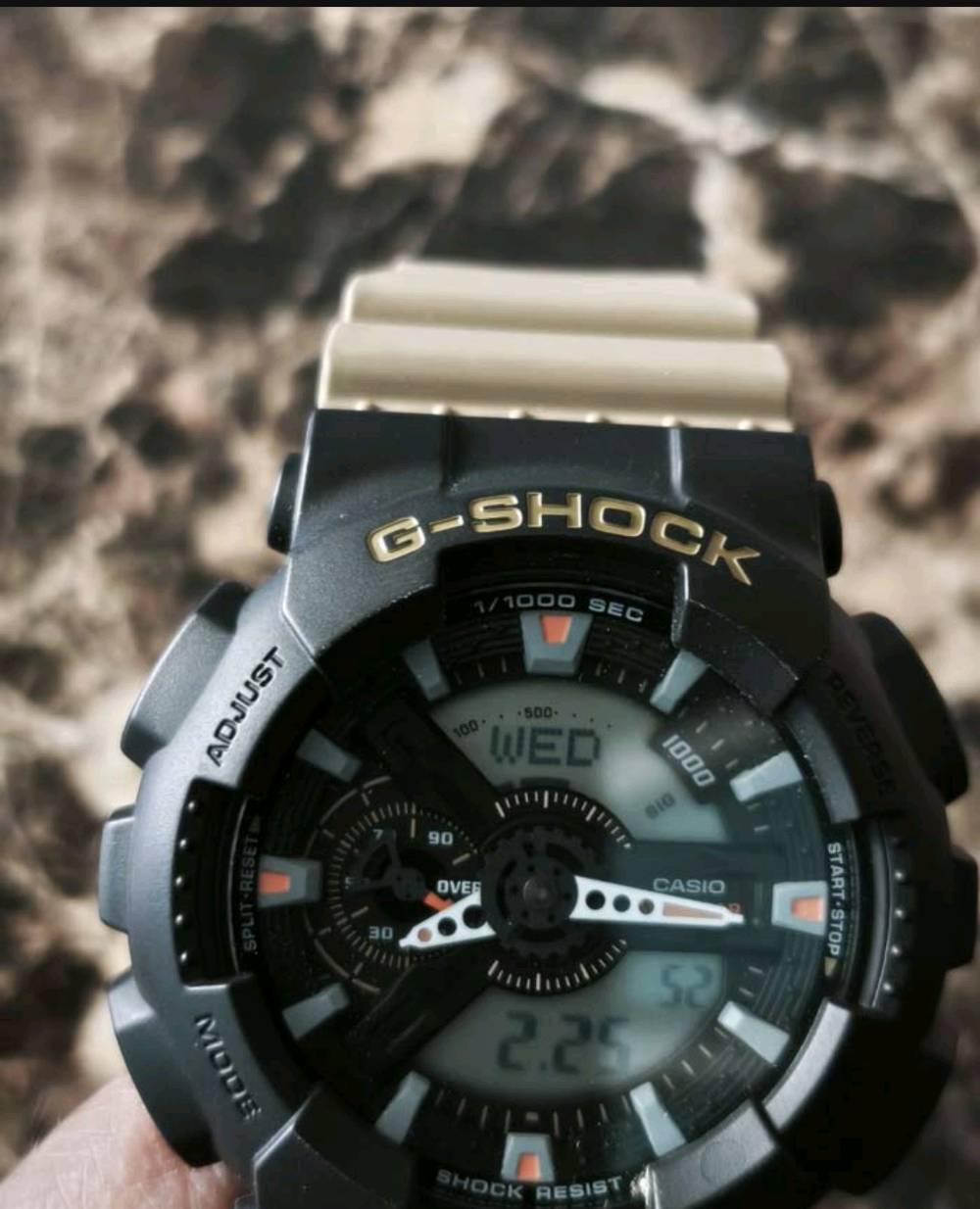 ساعة CASIO G-SHOCK أصلية

للبيع ساعة كاسيو G-SHOCK بتصميم رياضي قوي ومتين، مناسبة للاستخدام اليومي والعملي.

✅ CASIO – G-SHOCK
✅ مقاومة للصدمات SHOCK RESIST
✅ مقاومة للماء حتى 20 BAR / 200 متر
✅ مقاومة للمغناطيس MAGNETIC RESISTANT
✅ هيكل متين ومصمم لتحمل الاستخدام القاسي
✅ صناعة CASIO المعروفة بالجودة والاعتمادية

📸 الساعة كما موضحة بالصور، والصورة المرفقة توضح الكتابات والمواصفات الموجودة على الغطاء الخلفي.

💰 السعر: 175 الف
📍 الموقع: بغداد
📞 للتواصل: ***********
