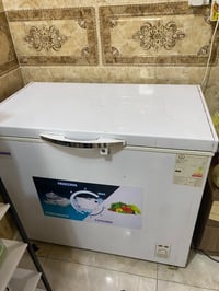 مجمدة شركة توشيبا للبيع بيها مشكله بالماطور شراي يتصل على الرقم 078215...