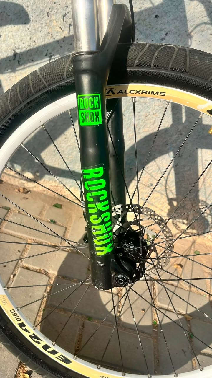 Marin ALCATRAZ DJ
Pink&blue
مارن ديرت جمب
دبل امامي rockshox 
ويالة alexrims 
ذراع ديور 
زنجيل سرام gx
بطيخ امامية boost
بطيخه خلفية rujixu axle
تايرات maxiss hookworm مسح
كشن مافيا
بريكات sram level tl
السعر مليون دينار 
للحجز او الاستفسار خاص او ***********
