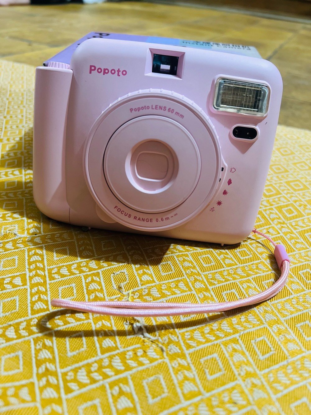 اسم الكاميرا هو Popoto Mini X Instant Camera 📸،
كاميرا صغيرة وكيوت، مثالية للصور والذكريات والمناسبات 💕
✨ تطبع الصور بشكل فوري
✨ تصميم أنيق وحجم عملي
✨ سهلة الاستخدام ومناسبة للهدايا
✨ تأتي مع علبتها الأصلية وكتيب التعليمات

📦 الحالة: جديدة/نظيفة جدًا
💰 السعر: [60,000]
📍 المكان: [ بغداد/الحريه/الدور]

للمهتمين والاستفسار راسلوني خاص 💌