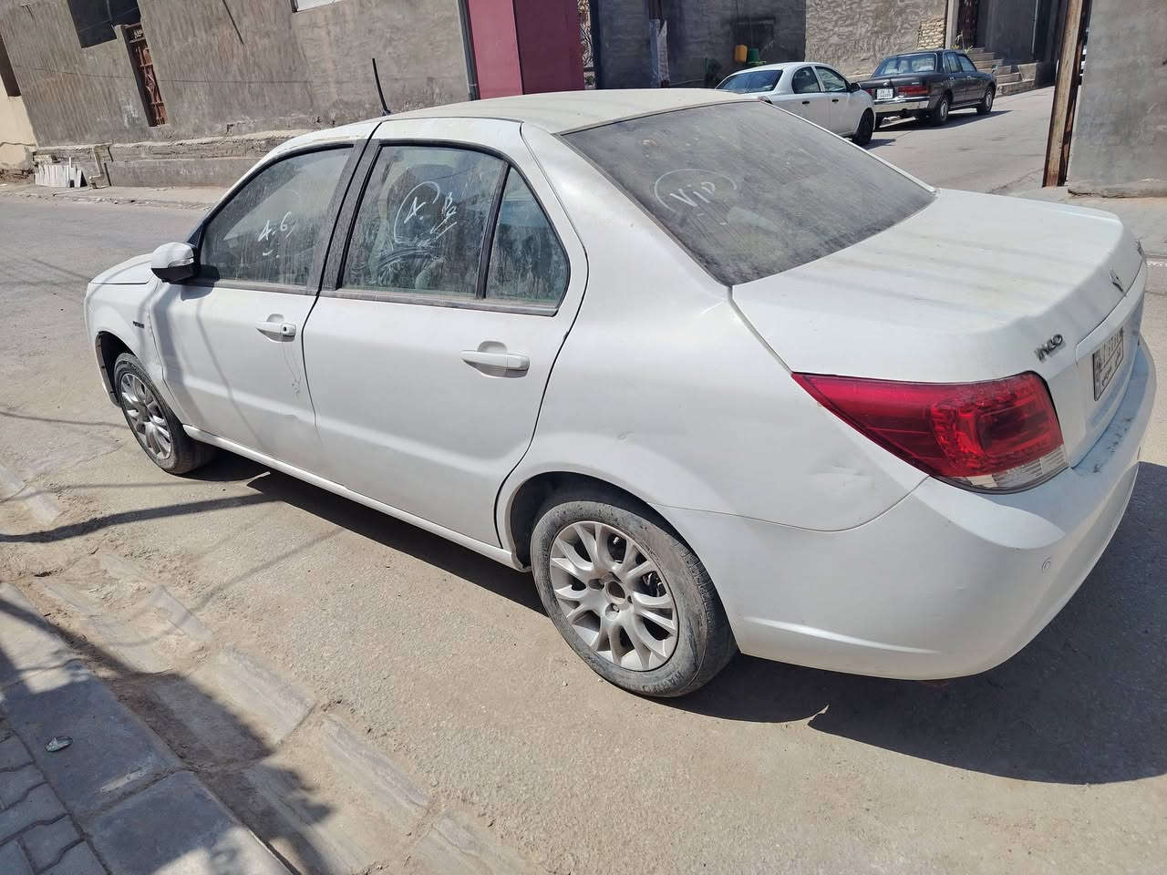 سياره دنا موديل ١٨ مكينه كايمه ومفصخه كير كفاله بيه ضربه الجهه اليمنه رقم مثنى حداديه جيده ابيع بس تحويل السعر 28 وبيه مجال مكاني نجف ***********
