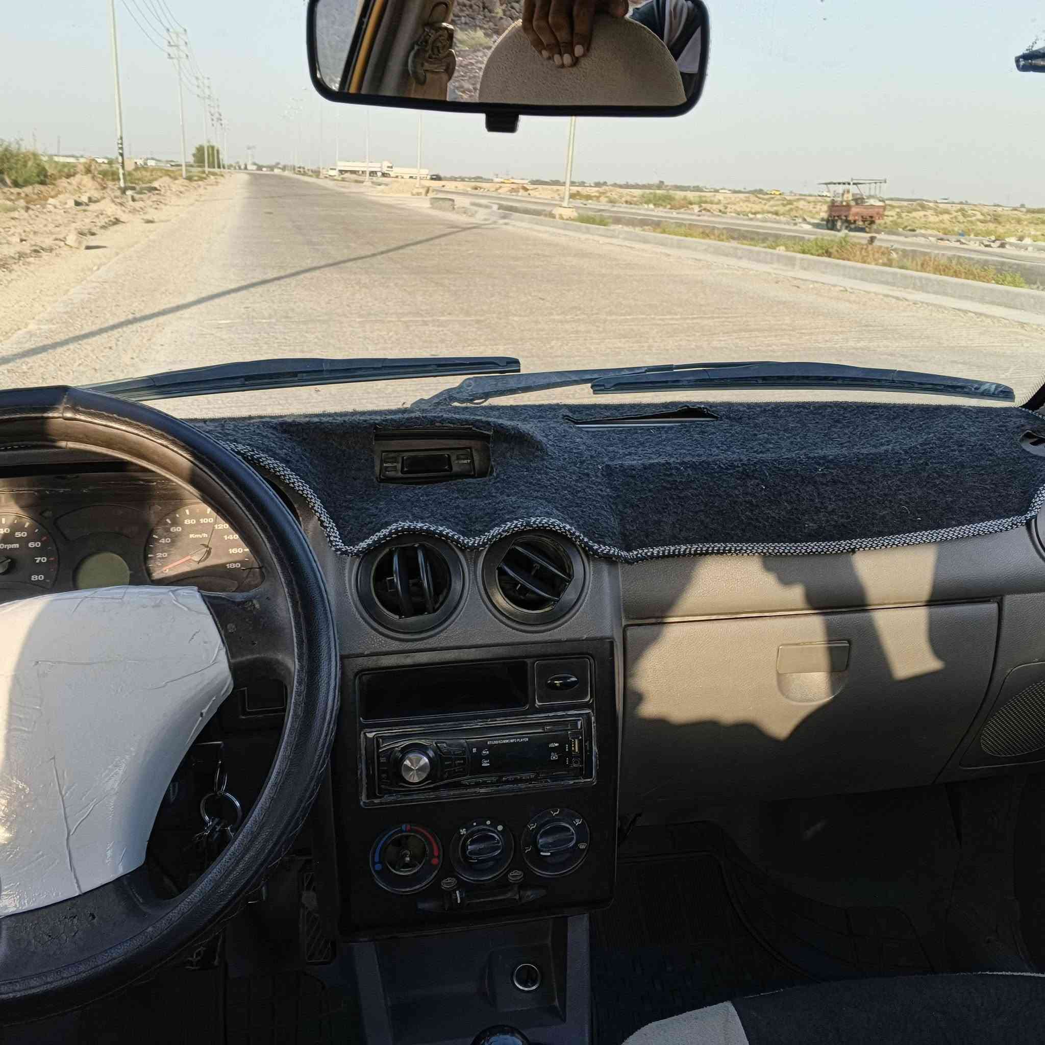 سلام عليكم سياره سايبه مديل 13رقم نكليزي سنويه 27مامطلوبه ولا ربع محرك وكير مكفولات سعر 33وبيه مجال المكان كوت   ***********
