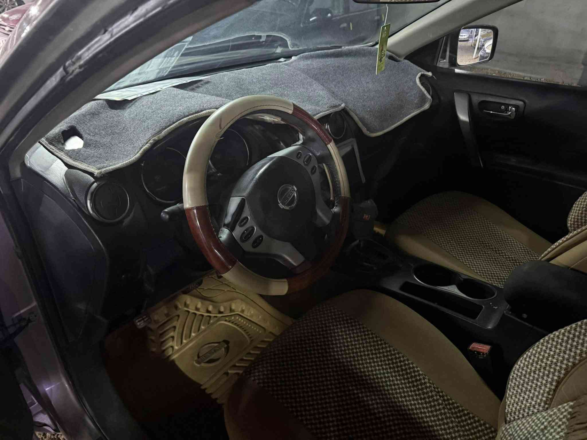 سلام عليكم
روج موديل 2009
بيه صبغ قطعتين
محرك 2400
السعر 70 وبيه مجال
مكان فلوجه
رقم هاتف ***********
