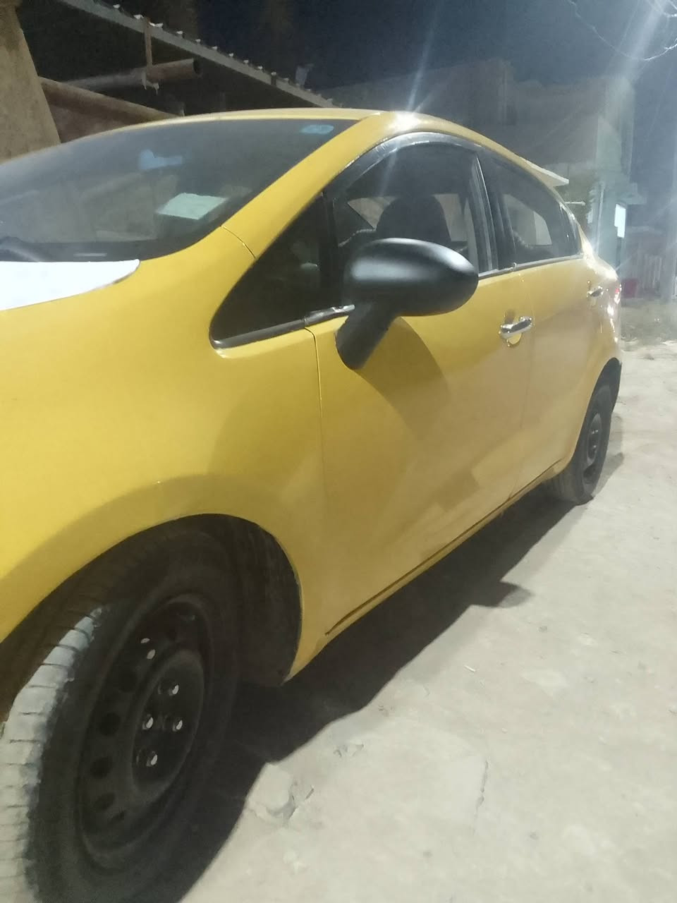 كيه ريو خليجي موديل 14 بيه جوملغ ونص البنيد بي دواخل شي بسيط تبريد شغال 
مكاني ديوانيه ام الخيل 
***********
سنويه ساقطه صار شهر هيئه وغرامات مصفرة رقم دولي
