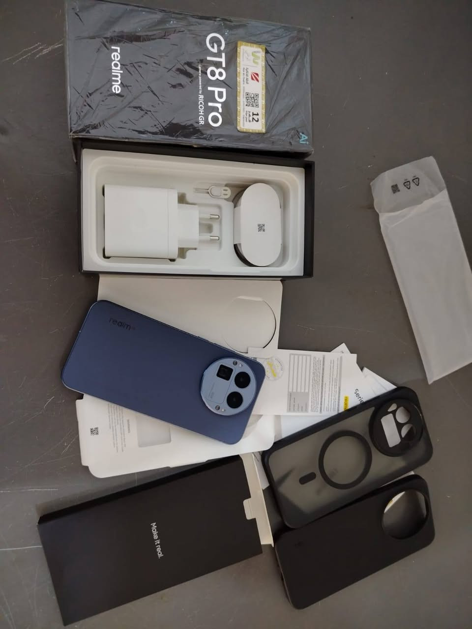 فلاكشب ريلمي gt 8 pro  بضمان سنة من شركة الوطني ذاكرة 512 مع كافة ملحقاته ولاصق وكفر اضافي استخدام 3 اشهر فقط مراوس اوبيع السعر مليون و150 الف مجال كلش بسيط مكاني بغداد اي استفسار عالرقم ***********
