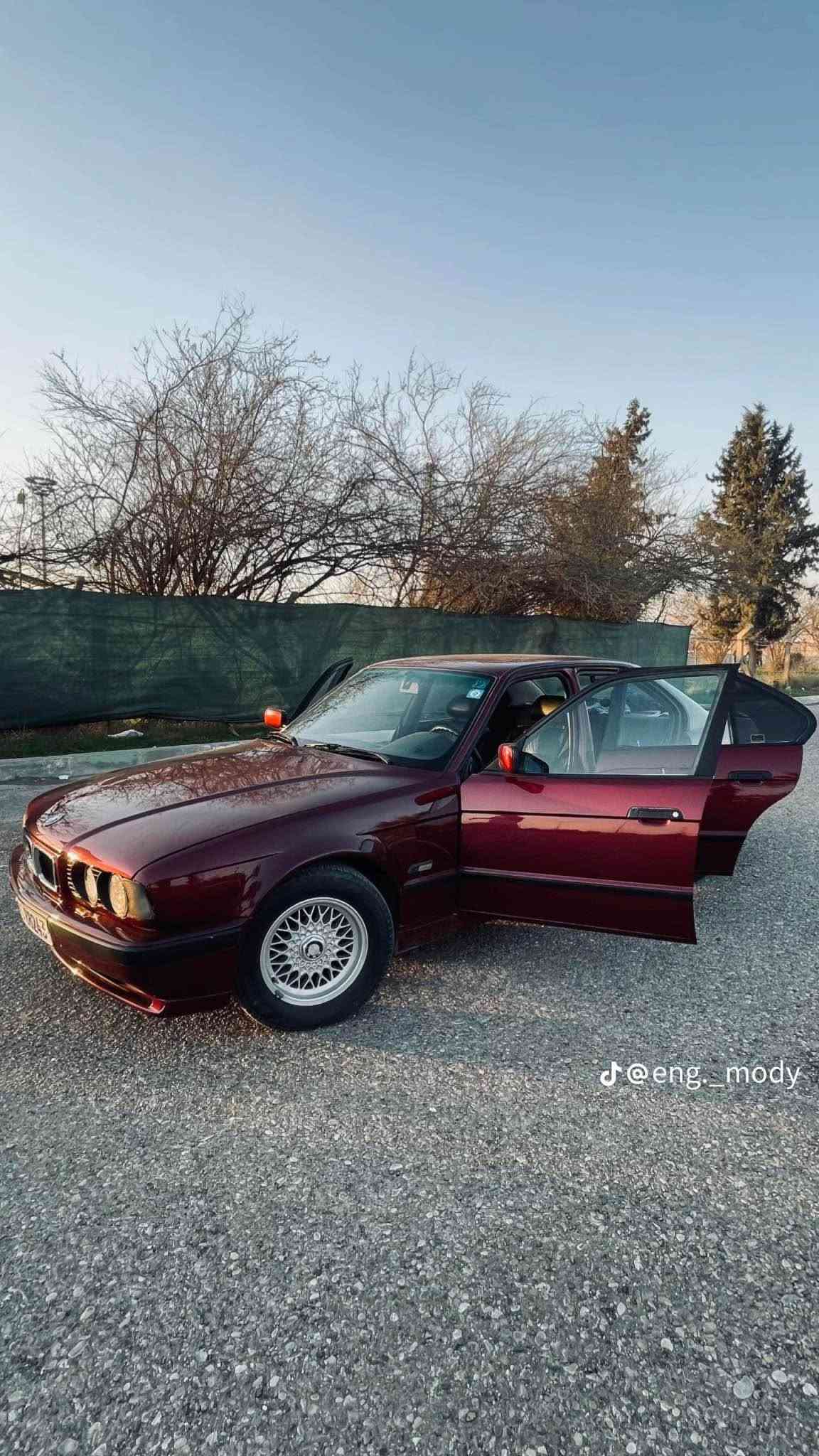 BMW  525 محرك بلادي 
موديل 93  سنويه لحد 2029 محرك كبس دفتر بانزين موجود اهم شي . سياره فول نضافه وترتيب كاعده كير ومحرك شرط كهربائيات كامله الضرر جامرلخ امامي من جهة السكن مواصل شاصي الضرر شي بسيط سعرهة 59 وبيهة مجال رقم الماني مشروع وطني جديد سياره تبريد شغال ثلج الشراي يتصل *********** كركوك, العراق

نص مكتوب في الصور:
- @eng._mody