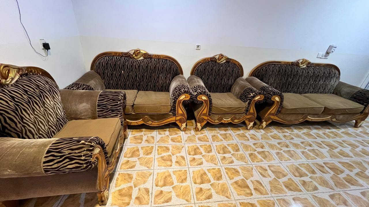 طقم كنب • قابل تفاوض