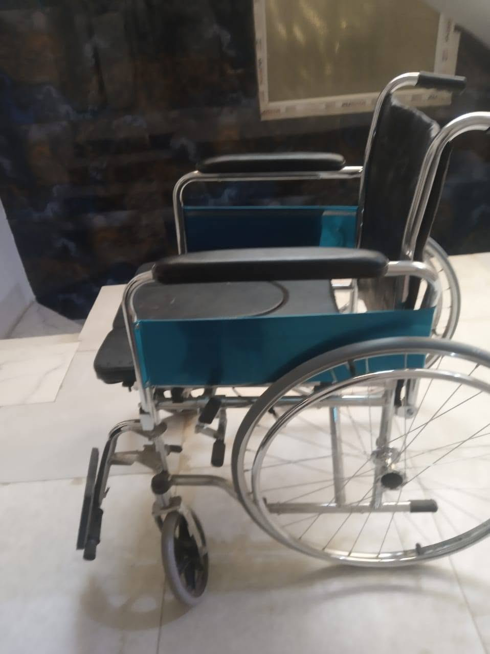 عربانه للبيع جديده 100 وبيها مجال العنوان كربلاء ملحق الفارس ***********
