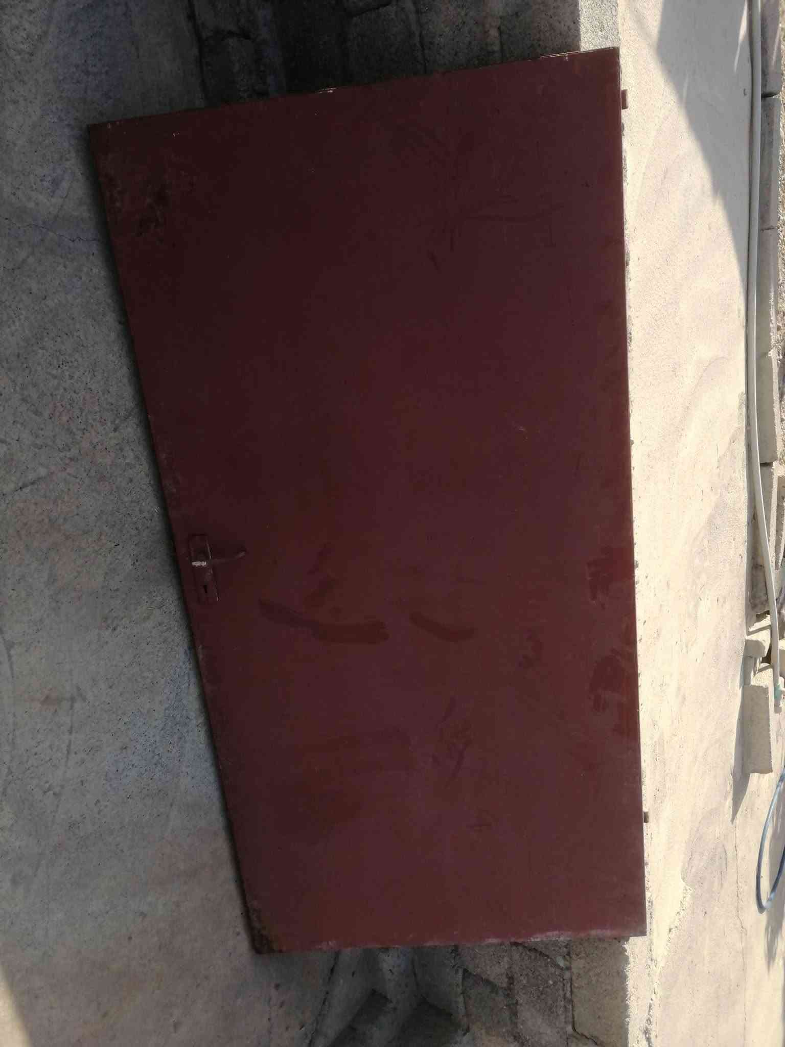 7ابواب من الحديد القديم حديد ثقيل للبيع سعر الباب50وبي مجال اتصل ودلل ***********
