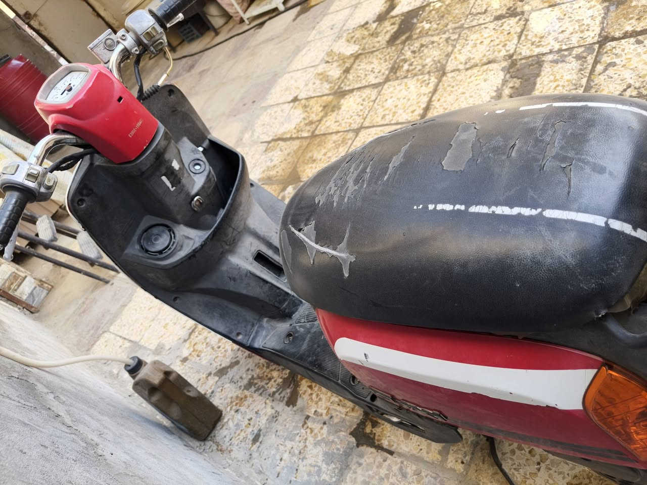 للبيع ماكس بوليس (سعر450وبيه مجال) كفرات اصليات ختم واحد دراجه مملعوب بيه  دراجه مفتوحه بس ولفات لا بخار ولا تنقيص مكاني حي شموخ2 شراي يتصل ***********4
