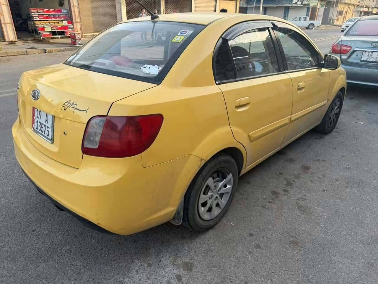 سلام عليكم كيا ريو مديل 2012  السعر ٧٣ وترهم مقدمه السياره حلوه وجاهزه مابيها نقص ضررها بيها شويه داخل يم لغد  ولايوجد معجون  بل سياره باسمي اني الشرعي تحويل مباشر ***********  
***********
