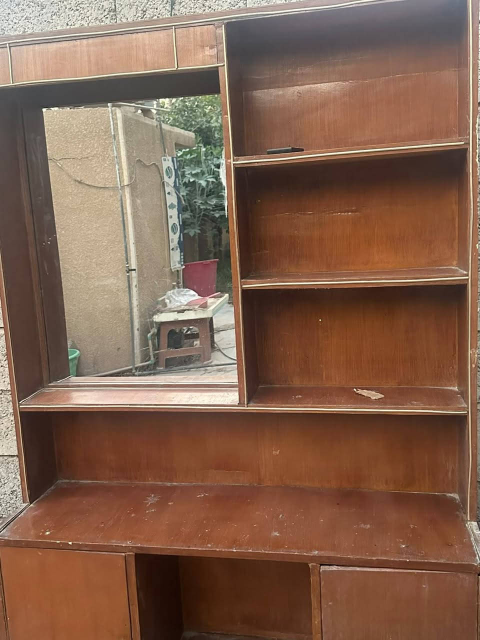 عندي غراض للبيع
وهذن جزء منهن
اسعار مناسبة
متوفر تخم ب ٩٠
***********
