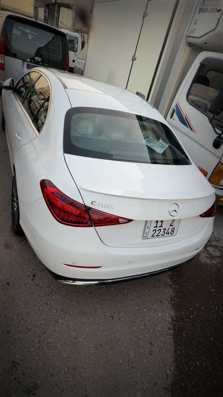 لسلام عليكم 
مارسيدس ٢٠٢٤ 300c
ماشي ١٧km
رقم بغداد ب اسمي 
سياره فول مواصفات
داخل ابيض ملكي 
اناره٦٤لون 
فتحه 
كشنات تبريد تذفئه 
رادار امامي 
ستيرن AMG
كشنات جلد 
سياره حادثها بسيط بدون ايرباك 
موجوده في بغداد 
للاستفسار ***********
بيع أو مرواس جيب٢٠٢٤
