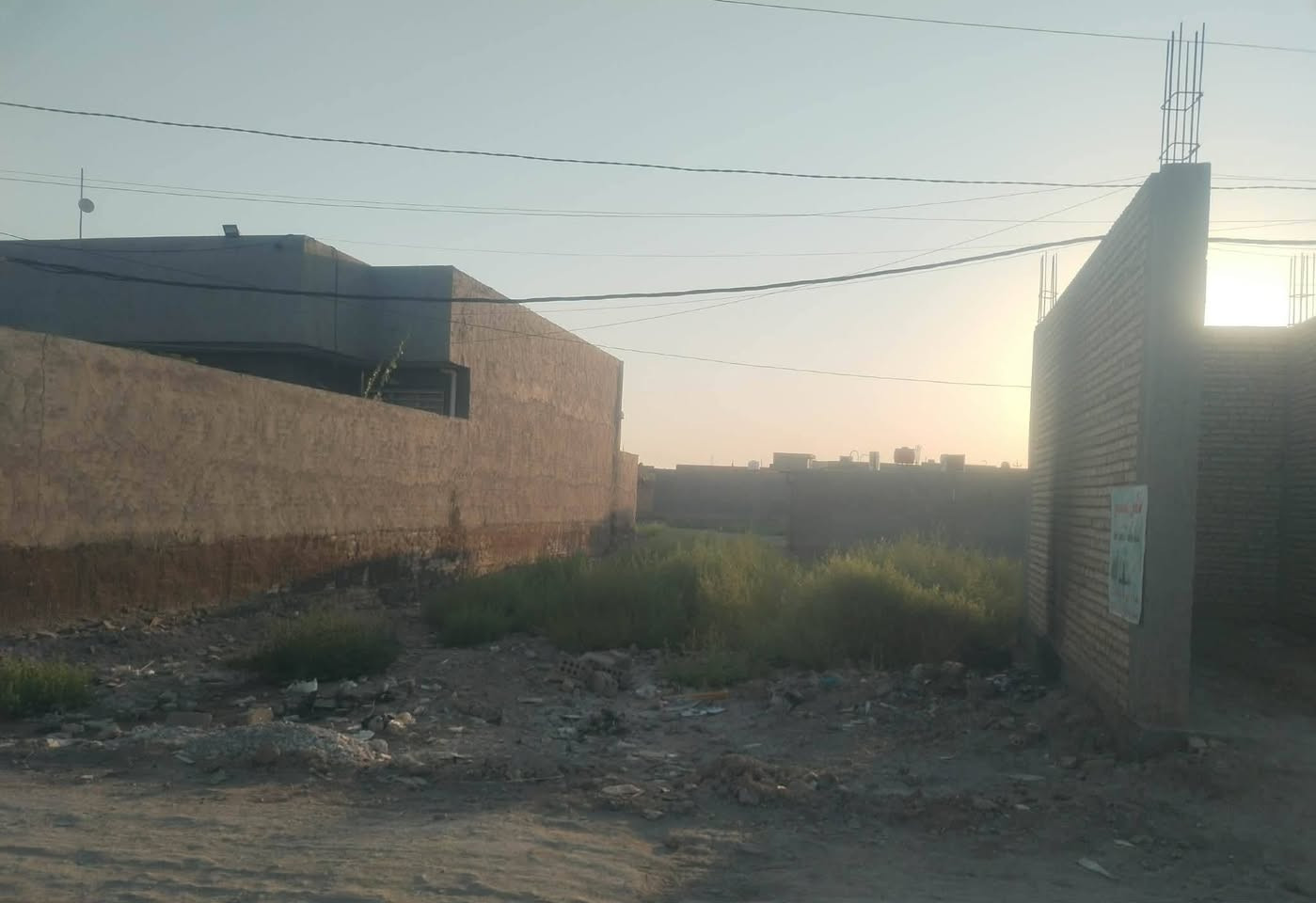 السلام عليكم
قطعه أرض للبيع في حي بابل خلف الطاقه قريبه على الشارع العام المساحة 275 متر
للتواصل ***********
