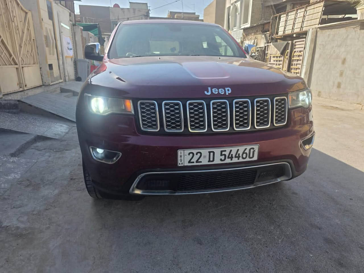 السلام عليكم
� للبيع جيب لاريدو 2018 🔥🔥

🚙 لاريدو 4×4
⚙️ مكينة 3.6 Pentastar V6
💪 295 حصان
⚙️ قير أوتوماتيك 8 سرعات
⛽ بنزين
🔘 دفع رباعي 4×4
💡 ليد أمامي
🔹 حساسات خلفية
🔹 كاميرا خلفية
🔹 شاشة وسطية
🔹 تحكم ستيرن
🔹 مثبت سرعة
🔹 تشغيل ودخول بدون مفتاح
🔹 ABS + مانع انزلاق + تحكم بالثبات
🔹 5 ركاب
🔹 جنطة خلفية واسعة

✨ لون خمري مميز
✨ شكل سبورت ومرتب
✨ سيارة عائلية وقوية 

السيارة كلش نضيفة وجديدة
كلشي موضح بالسونار بالصور 

السعر :185 وبيها مجال بسيط للطيبين.

للاستفسار الاتصال على الرقم : ***********
