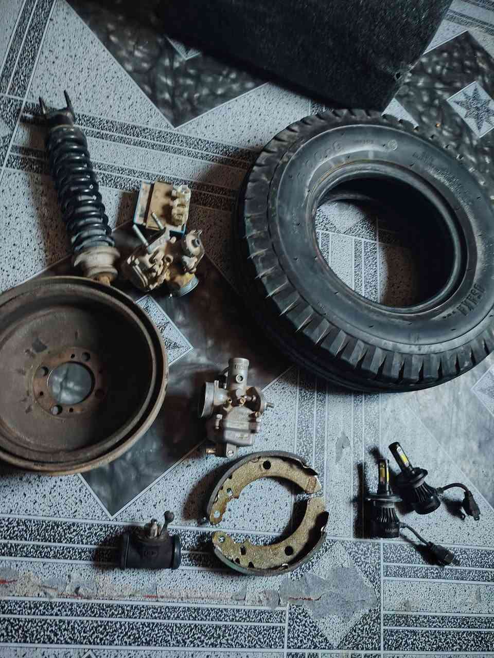 عِنـ.̷̷̸̷̐ـديّ  ذني غراض تكتك تاير جبلي اُصًلًي مابي لافتيلة ولامسحوك نضيف وعندي مضخم شغال نضيف بس شوية م̷ـــِْن جوة مشكوكة التلبيسة وذني كدامك فلنجة وبونزات اصليات مامستعملات نهائيا وعنبار تاير ودبل امامي وكابريتر مال موديل 21 الشراي يتصل كولهن ابيعهم ب 60 الف للشراي قفل مكاني كربلاء حي الايمان قرب بناء الجاهز ***********
