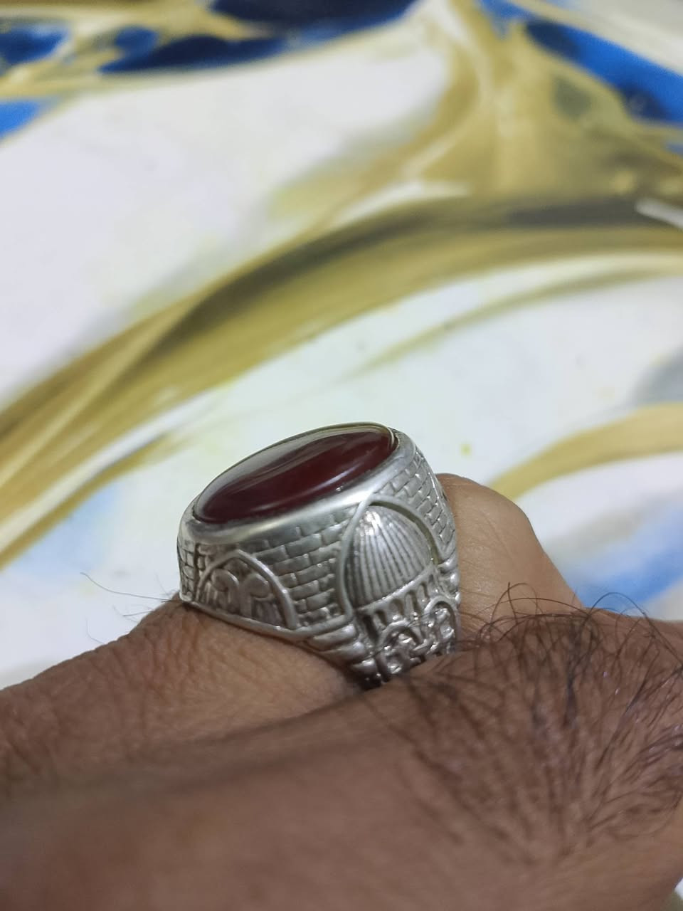 السلام عليكم محبس للبيع صياغه ثقيله متوجه بحجر العقيق البيع عنواني بغداد الشعب تليفون ***********

