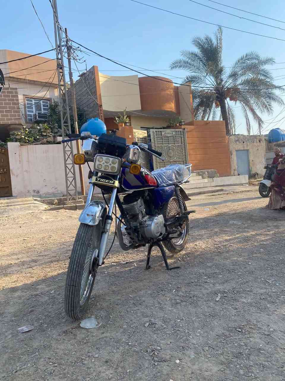 دراجه تايكر للبيع
دراجه نضيفه مكينته حلوه 
كهربائيات ناقصه بس باتري
بدون أوراق 
موديل, 2021
عنوان ديالى بعقوبه
رقم الهاتف/***********
