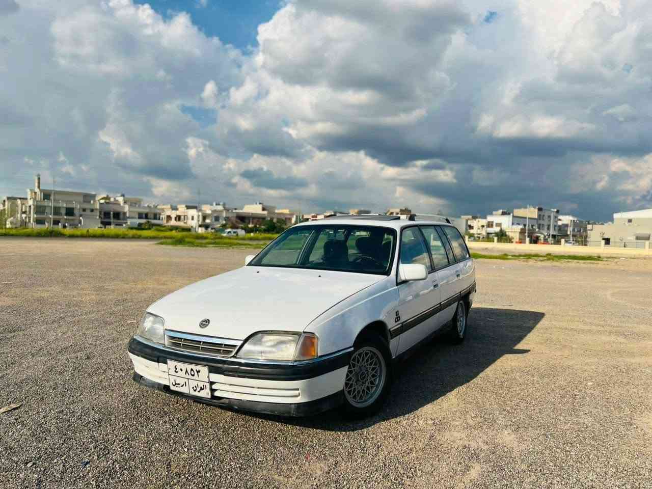 سه ره تا به ناوي خوداي گه وره 
ئؤميگا بؤ فرؤشتن مه كينه 20 بيلادي سلايت مؤديل 1992 گيرعادي گيرو مه كينه به شه رت 

زؤر  جوانوو پاك ماوه ته وه به شه رتي براوه وه رگه ران به ناوكردن ته حويل به شه رت چوارتاييه خاويني

 له ژ يره  ليدراني نيه تكاييه مشته ري بيزارمان مه كه له هه وليرم

 سعري 39  وه ره قه و معامه له يه كي كه م  4 وه ره قه غه رامه ي له
 سه ره دواي معامه له ده يگه رنمه وه  
 *********** أربيل, العراق
