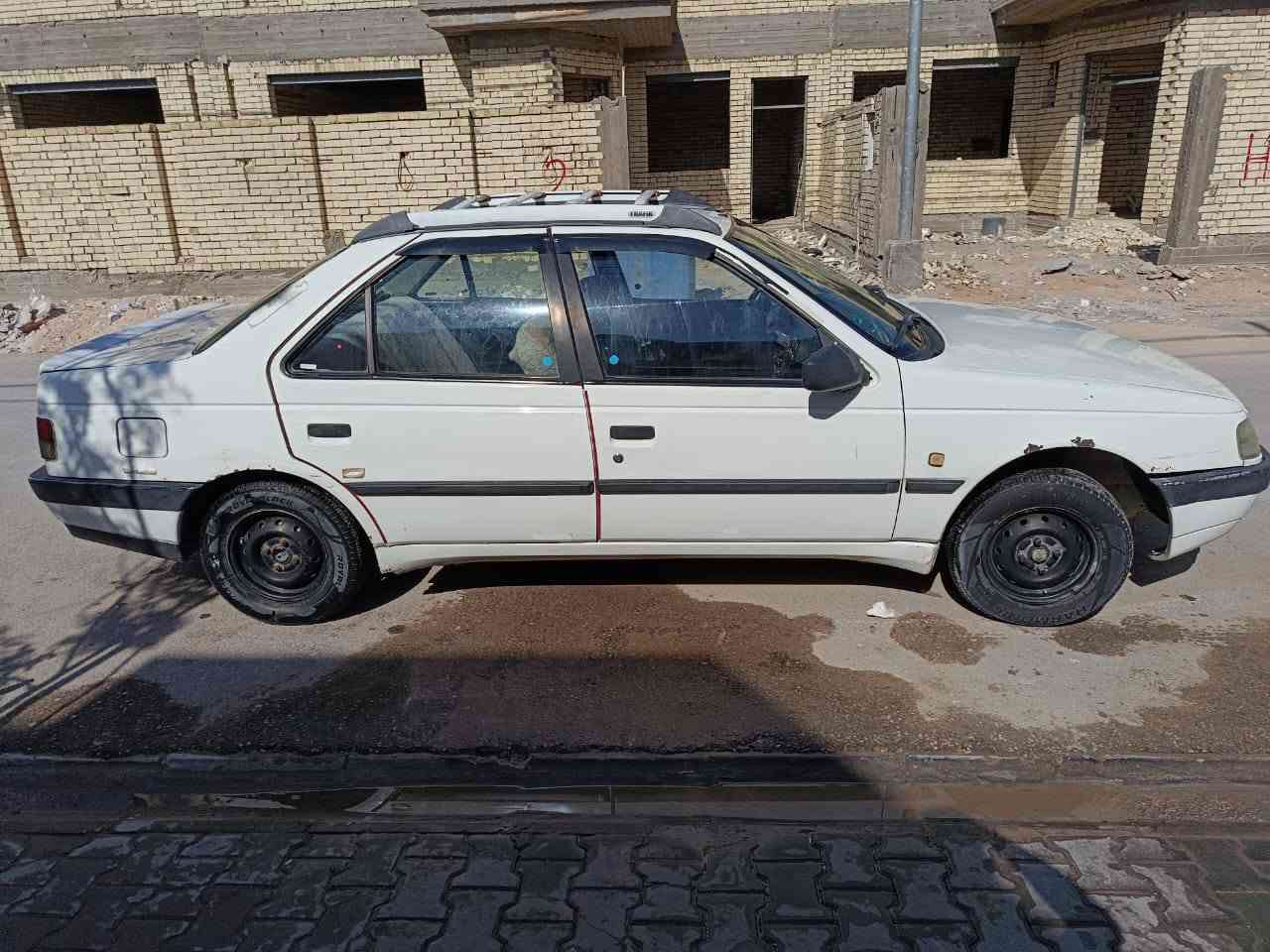بيجو روى سعره 24
مديل 2009 
مكينه ستوني مسويه تبريد شغال مكاني قريه الغدير 
***********
مكفوله من الضربه بيه كم دحجه بسيطه
