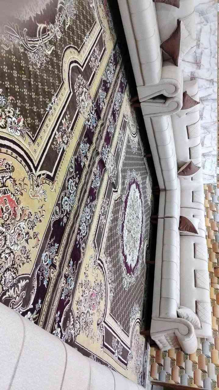 من رخصة ألادمن
عيني تخم ديوان كورنر ٢٠ طول ١٤ متر ونص تفصال بمعنى الكلمه درجه اولى جديد شغل معمل احنه مشتغليه
لون أوف وايت مطعم ب جوزي موديل جكليته بيه قنفتين مفصوله مع زاويه وحده مثل ماموضح بالصور يوصلك اي اختلاف عن تفاصيل يرجع  شراي يتصل *********** متوفر واتساب أو مراسله الخاص
