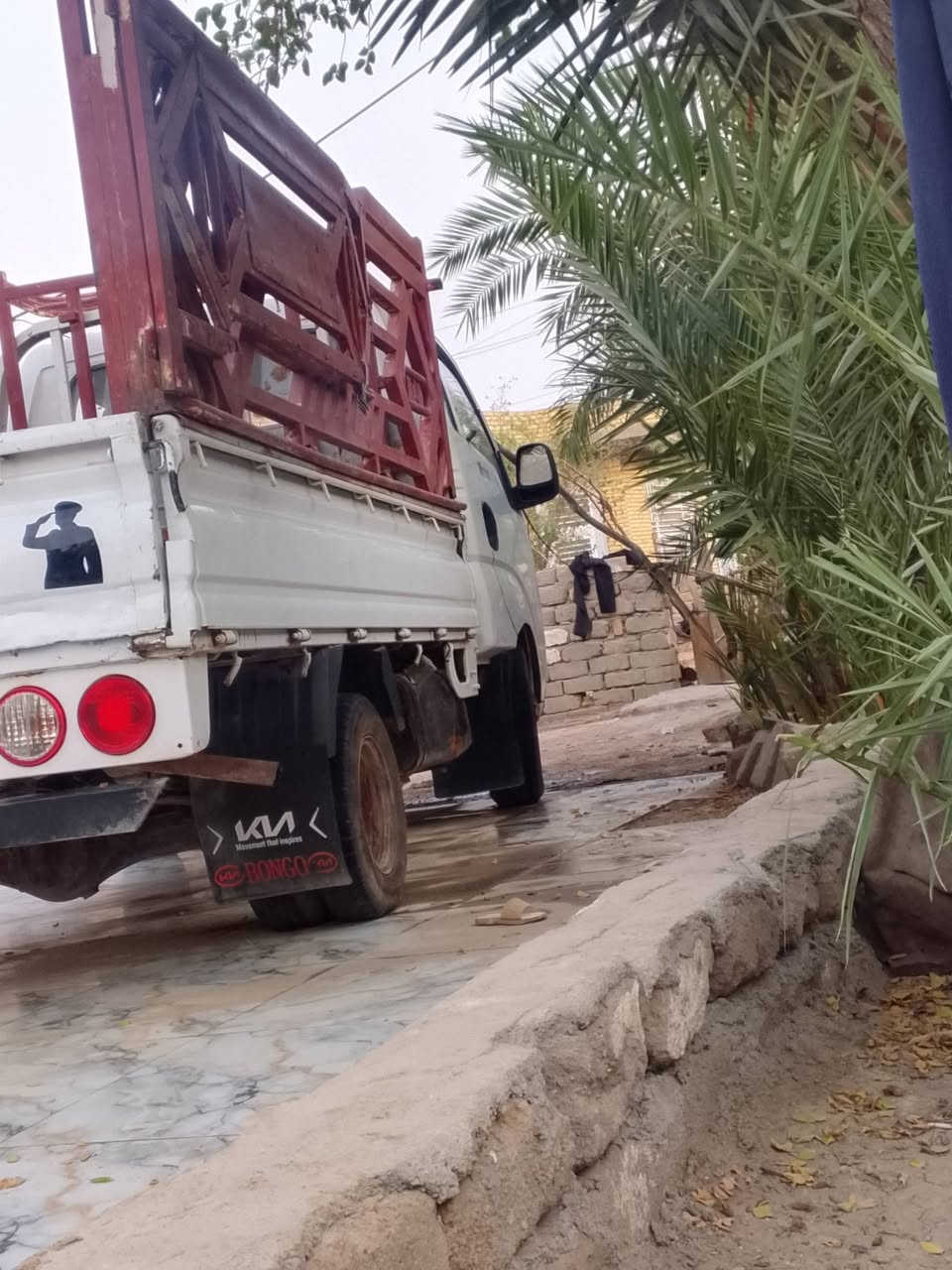 سلام عليكم كيه حمل 2009 سياره مرشوشه صبغ عامه حداديه تخم تاير مكينه كير خير من الله رقم دولي بسمي السعر 70وبيه مجال مكان الناصريه ***********
