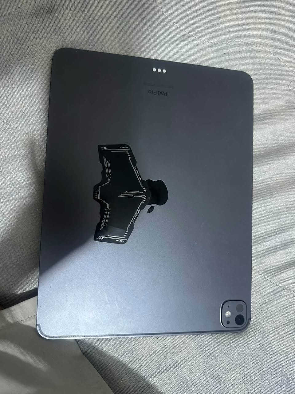 ايباد ١٣ برو ماكس • ٢٥٦ • بطارية ٩٠٪