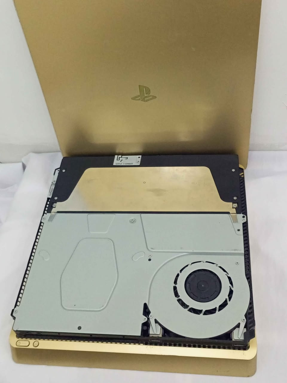 Ps4 1 Terabyte
زۆر پاک و نەکراوەیە لەوێنەکاندا بەڕونی دیارە
هاردی ١ تێرا
زۆر پاک و مەزبوتە
ڤێرژنی ١٣.٥
یاری gta بەشریت. 
بە ئەکاونت تیایە Fc26
285 هەزار و مامەڵەیەکی کەم
ئەگەر موشتەریت نامە بنێرە
*********** حلبجة, السليمانية

