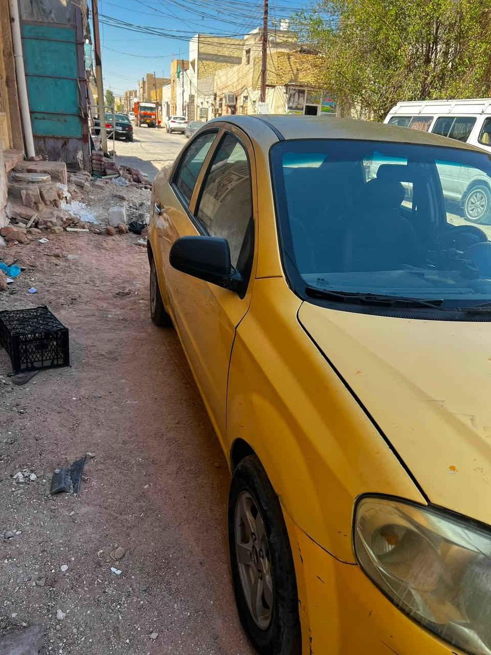 سلام عليكم أفيو كير عادي  موديل 2007للبيع السعر 28 ورقة مكانها النجف رقم انكليزي وهزه جديدة بعدها ماساقطه 
***********
