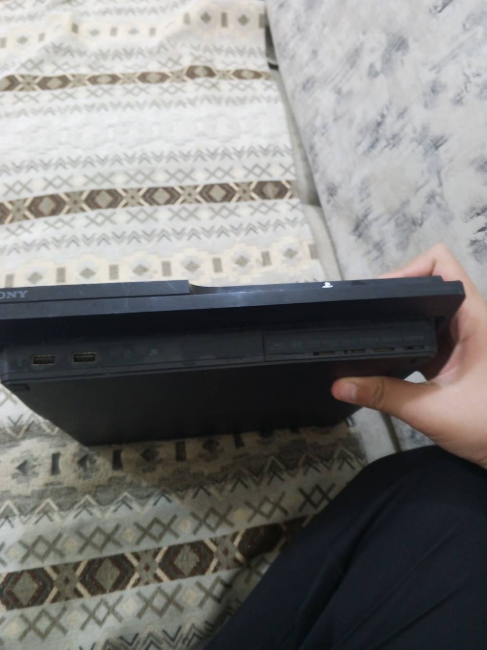 سلام عليكم عندي بلاي 3 مهكر الاغراض كامله عارضه 130 وبي مجال عنواني بغداد الشعب شارع الصحه رقمي***********