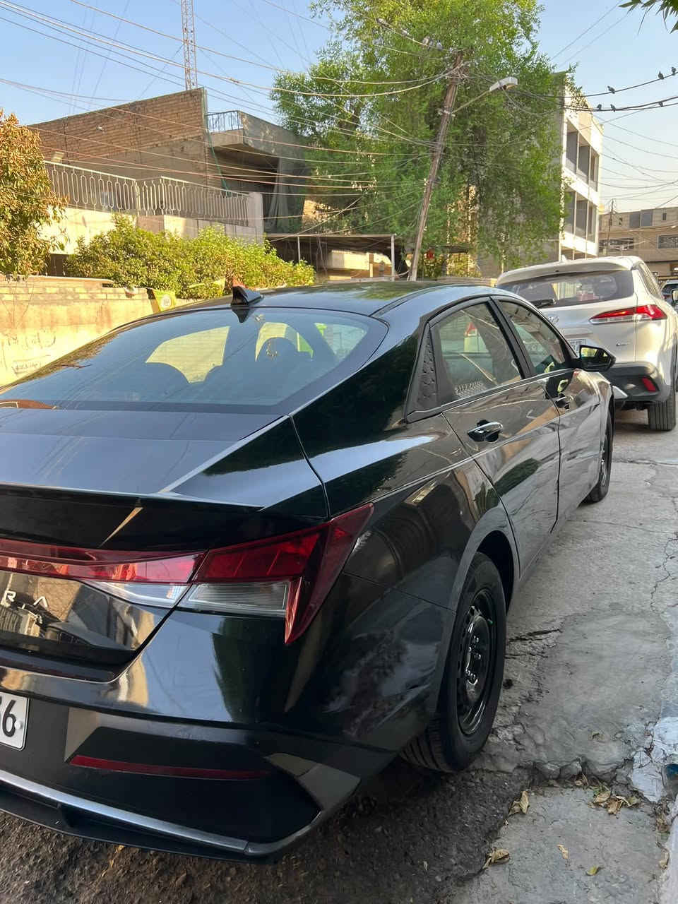 اقره المنشور زين ياله تخابرني
النترا موديل ٢٠٢٥ دخول جديد 

رقمتها ع ايدي 

ماشيه ٧ اللاف 

كم قطعه بيها ضرر بس مصبوغة عام السيارة 

صور الحادث موجودات منزلهن السياره بدون شاصي

تايرات جديده قبل يومين والويل جديد كوري 

السياره مدوشمة ارضيات وجنطة 

دهن البارحة بدلته 

مي راديتر البارحة بدلته وغسلت الراديترات 

السيارة فول مواصفات بدون فتحة 

مكاني بغداد 
السعر ١٢٨ وبيها مجال 

***********

نص مكتوب في الصور:
- ٤:٠٨ LTE ٣٨ bid.cars تم العربية الإنجليزية 9 / 12 ACCESSORY Vehicle will be turned Off to save the battery 5893mi 2
- ٣٨ LTE ٠٠:٣ bid.cars ٧ / ١٢ 1:1 تم الإنجليزية العربية ٢