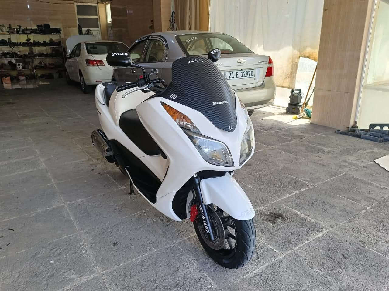 HONDA FORZA 012
بۆ فرۆشتن هەموگیانی بە شەرتو بە زەمان 
شکای نیە ماتۆڕەکە تەنها ۷٠ هەزار ڕۆیشتە
کامل سێرفز کراوە مەسرەفی تیا نی بە زەمانی هەمو شتێک ئەی فرۆشین 
ڕدێتەر خەمی گەرم بونیو نیە مەکینەی ۲٥٠cc
ماڵی دۆست ماتۆڕکە خۆی دیارە پێویستی بە وەسف نیە
شۆن سلێمانی بۆ نرخیش خوار هەمو بازاڕە
بۆ زانیاری زیاتر تێل بکەن بە ***********
