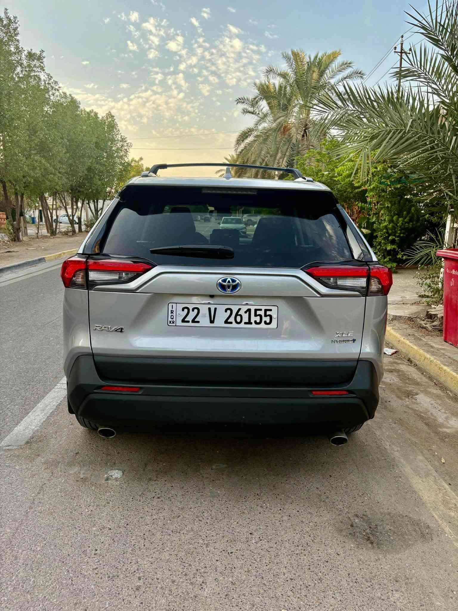 راف فور 2024 xle بريميوم هايبرد
ماشية : 20 الف ميل
اللون : سلفر 

المواصفات : 
فتحة
بصمة
كشنات جلد 
كشن كهرباء
صندوك كهرباء
بصمات ابواب 
بصمة صندوق 
ترحيب عند اقتراب البصمة 
اوتو هولد
هندبريك بصمة 
حساسات بالمراية
أنظمة قيادة
باقي المواصفات معروفة للxle البريميوم 

صور الضرر مرفقه بالمنشور 

بدون صبغ السيارة 
جاملغ مبدل بلاد نفس اللون 
ايرباك دركة راجع سستم 

بدون اي نقص
بدون شواصي بدون لغد 
رقم اربيل ( دخول جديد )

السعر : 258$ وبيه مجال بسيط

المكان :بغداد - العامرية

للاستفسار : ***********
