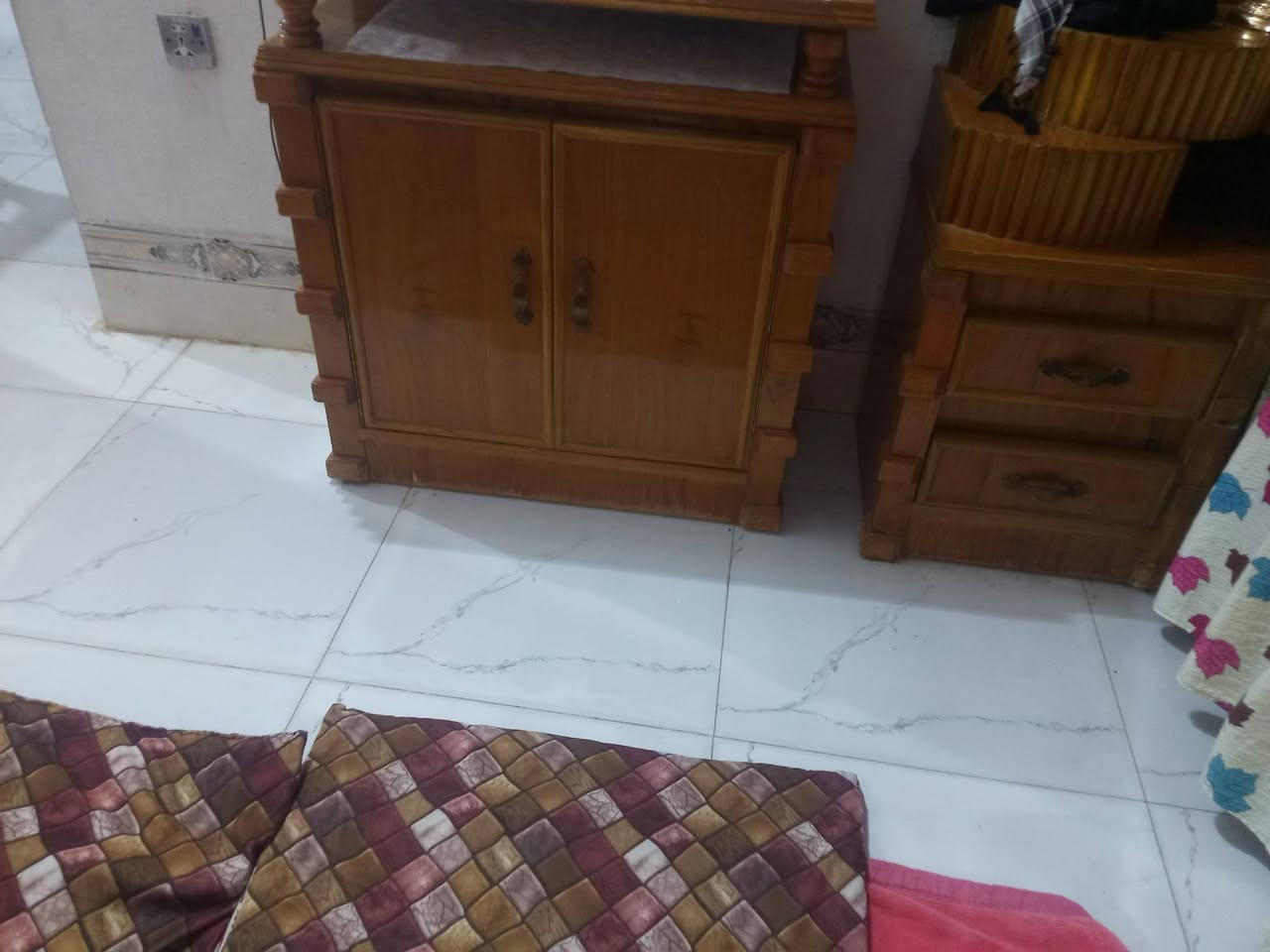 من رخصه مدير كروب لبيع غرفه خشاب.ضخمه حلوة     صاج ست بوب قاطين نظيفه اخت الجديد مصار 7 اشهر من خذتهه مع ملحقاتهه جربايه ميز تواليت. مرايه كامله اي ظرر مابيهه تحي تفحص وشوف بعينك نظيفه سعرهه  مليون بيهه مجال لطيبن حك جيه شهربان حي المهدي ***********.         ***********
