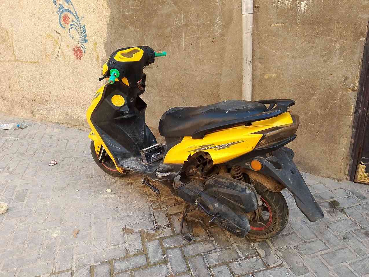 دراجه سكنس 
شغاله كايمه ابيع كوم حديد ب200قفل 
مدينه الصدر قرب جامع الحكمه 
***********
