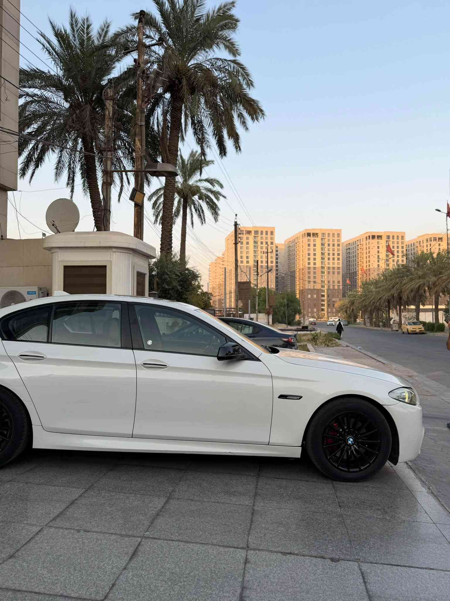 بيئم f10  535  n55 2011
بسعر مناسب جداا
بيئم 2011 بيهه جاملغ بدون اي دواخل 
مكينه وكير كفاله تبريد ثلج تخم تاير جديد
رقم بغداد بئسمي 
سياره نضيفه ماشيه ١١٨ سياره حلوه وكاعده
مكاني بغداد السيديه
السعر 145 وبيه مجال بسيط
***********
