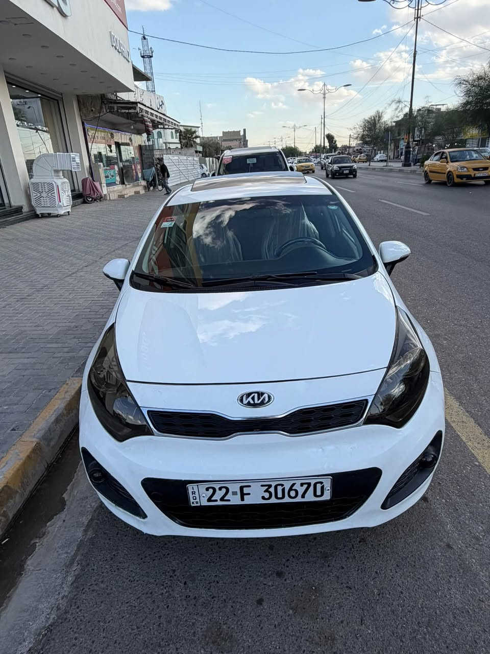 ريو ٢٠١٤ خليجي  جنطةمحرك ١٦ دوش فول فول عدا بصمة حت مري شفط بيها مكانات بل صفايح صبغ اثر طخات بسيطة بدون دواخل السعر ٧٢ بيها مجال سنوية وقام جديدة عنوان موصل الايسر ***********
