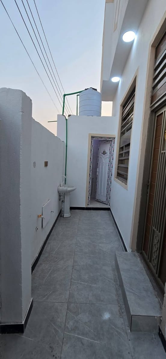 🏡 دار جاهز للسكن للبيع

📐 المساحة: 150 متر
📄 طابو زراعي عراقي – سند 25

🛏️ التفاصيل:
غرفتين نوم
ديوان
صالة
مطبخ
صحيات داخلي وخارجي

📍 العنوان: أبو الخصيب – حمدان 

💰 السعر: 80 وبي مجال للتفاوض

✅ جاهز للسكن
✅ مناسب للعائلة
✅ موقع جيد وقريب من الخدمات

📞 للاستفسار: اتصال أو واتساب ***********
