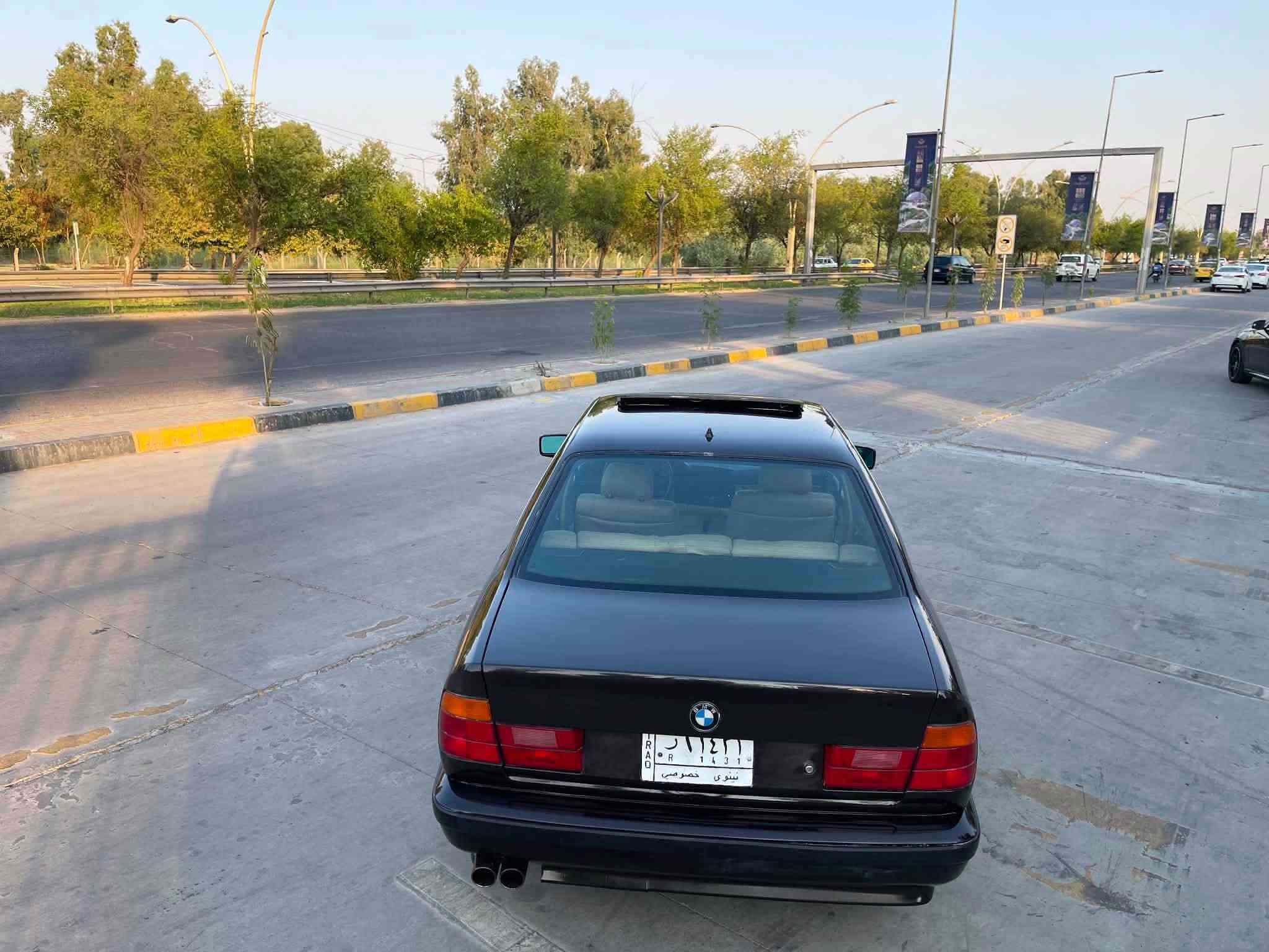 للبيع BMW 520
سيارة جديده 
صبغ جماليه 
محرك كير شرط
تبريد ثلج 
داخل جديد 
سلايت 
جامات كهرب
سعر 48
موصل 
الرقم ***********
