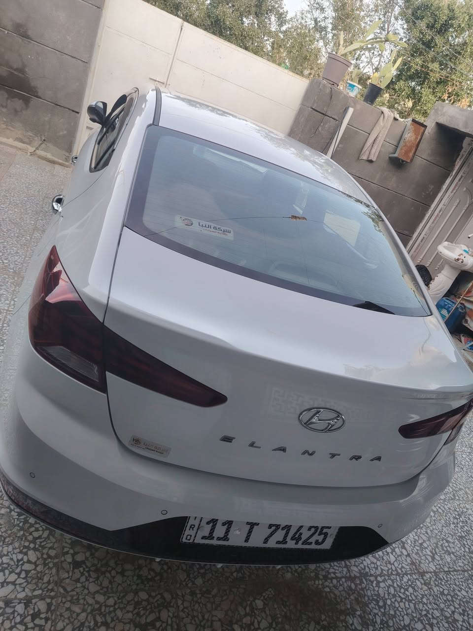 السلام عليكم النترا موديل ٢٠١٩ خليجي بدون حادث فقط الدوسه انطخت عندي وصبغتها محرك ٢٠٠٠ دوش ماشيه ٧٤ الف عارضها ١٥٨ وبيها مجال قليل *********** سياره رقم بغداد باسمي
