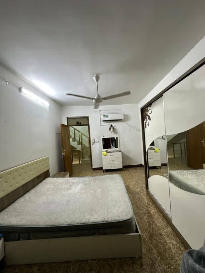 � للإيجار في السيدية ⭐️
سكن طالبات او عوائل 
📐 المساحة: 60 متر
🛋️ مؤثث أثاث كامل 
🛏️ يحتوي على 3 غرف نوم + صالة
🍳 مطبخ + خدمات
🚪 مدخلين

📍 الموقع: السيدية – مربع الضباط

💰 الإيجار: 850 ألف قفل

📞 للاستفسار والتفاصيل تواصل معنا

***********
