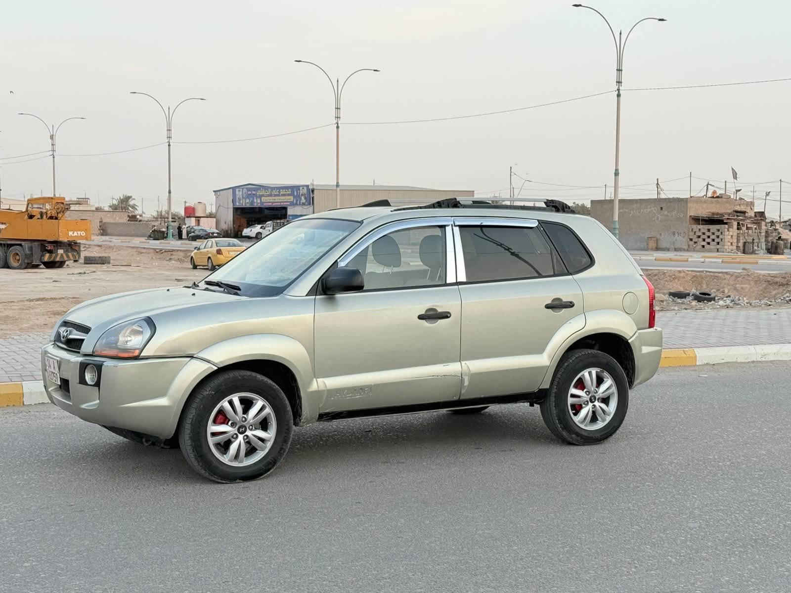 سلام عليكم توسان 2009السياره جاهزه كير مكينه حداديه تبريد كله شرط السياره مابيه ضربه فقط قطعتين رش صبغ المكان السماره المركز 
للاستفسار ***********السعر 78 وبيهه مجال بيع مستعجل
